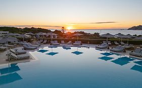 Mangia'S Santa Teresa Sardinia, Curio Collection By Hilton